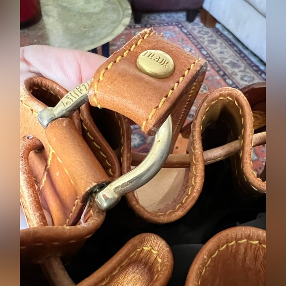 Alviero Martini Bucket Bag with bag tag - Picture 9 of 10